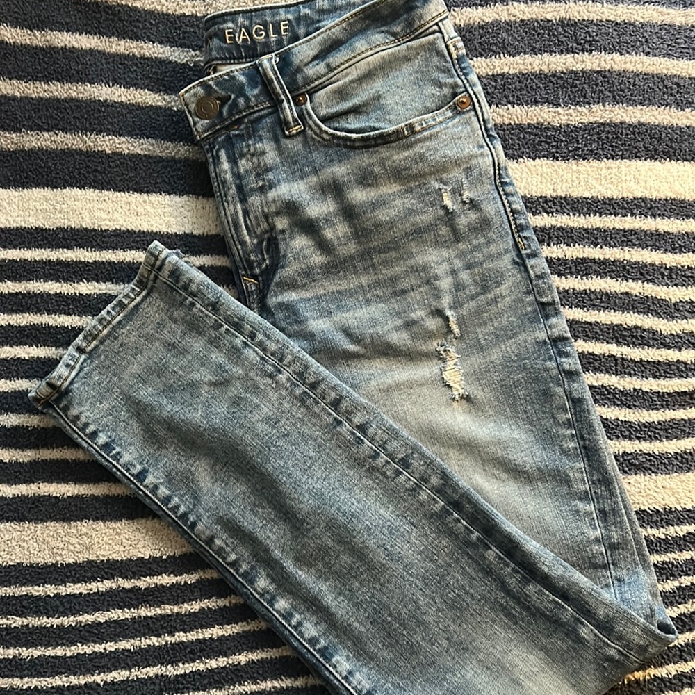 American Eagle Faded Jeans